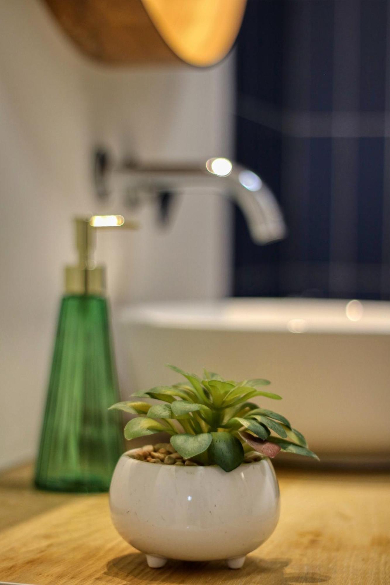 Urban Chic Apartment Bucureşti Ngoại thất bức ảnh